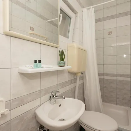 Apartment 3 Bedroom Nice In *