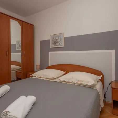 3 Bedroom Nice In Makarska