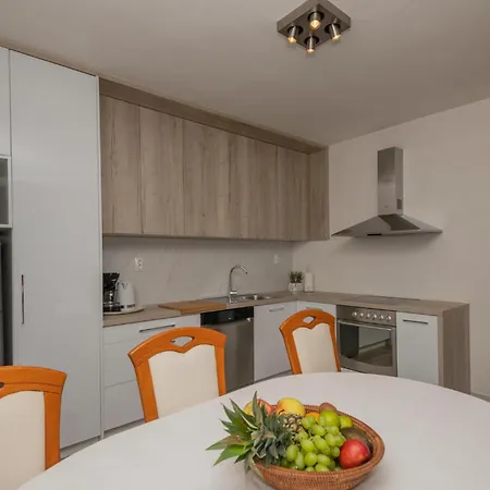 Apartment 3 Bedroom Nice In